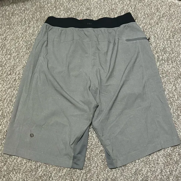 Lululemon Mens T.H.E Short 11” Size Medium Grey Linerless Workout Gym - Image 2