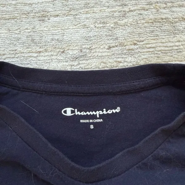 Champion Cropped Navy Graphic Tee - Keiser University Print (Size Small) - Image 4