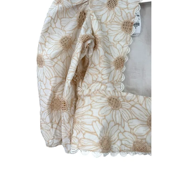NWT Express M Embroidered Eyelet Open Back Top puff sleeve Blouse Lace Feminine - Image 7