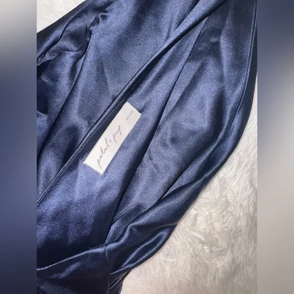 NEW Petal & Pup Nadia One-Shoulder Satin Maxi Navy Dress sz 4 - Image 7