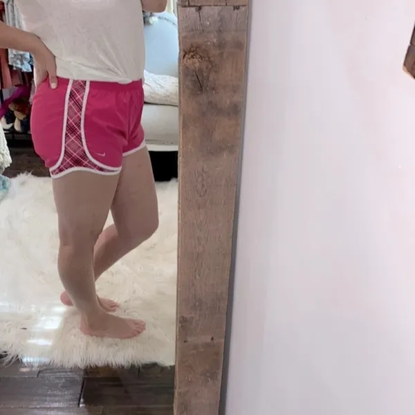 Nike pink shorts size large Georgia Bulldogs - Image 2