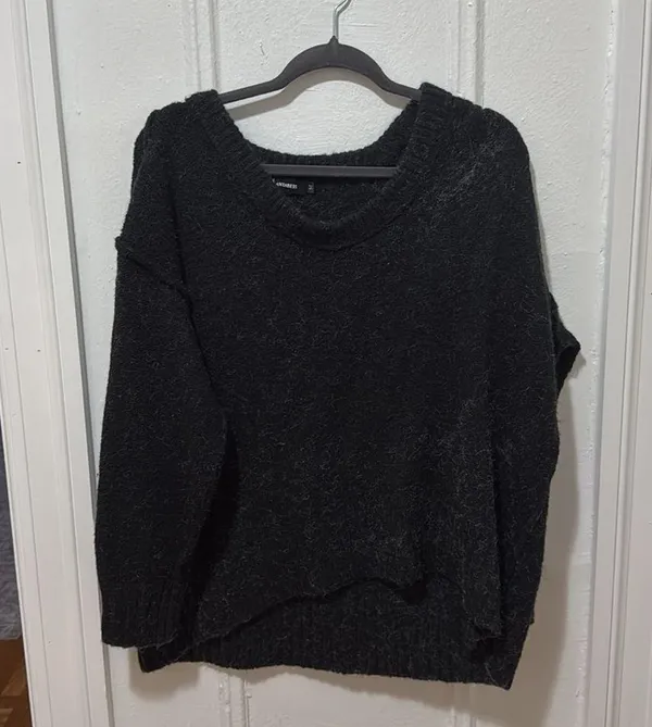 Warm Fuzzy Sweater Black Size M - Image 6