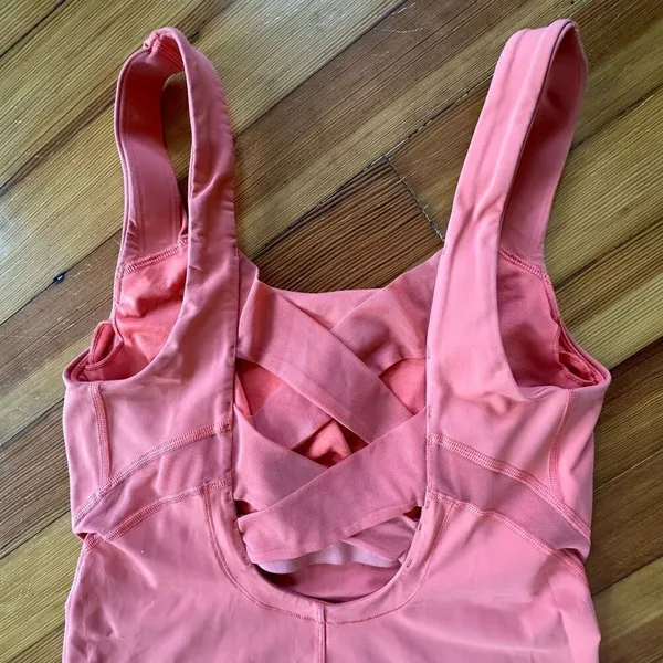 Lululemon Rise and Flow Tank in Cape Red Size 6 - Image 5