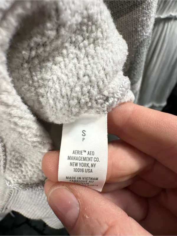 153. aerie Cream and Light Gray Fleece Oversized Pullover - Image 3