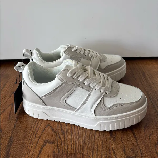 Forever 21 Tennis shoes - Image 3