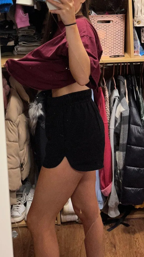cropped black sweat shorts Size M - Image 3
