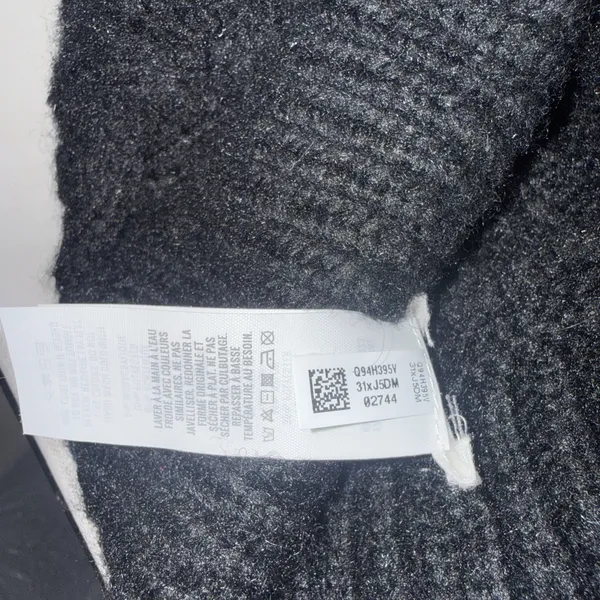 Aerie Black Knit Toboggan Ski Winter Weather One Size Hat Cap Pompom‎ Beanie - Image 8