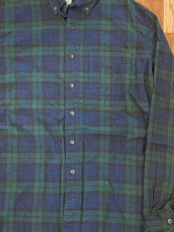 L.L. Bean Men’s Outdoor Green and Blue Plaid Flannel Casual Button Down Shirt - Image 3