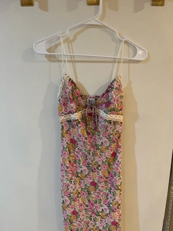 Princess Polly Maxi Dress Floral Pink - Image 2