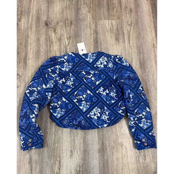 7 For All Mankind Woman Blue Floral Tile Quilted Cropped Jacket Size Medium NeW - Image 2