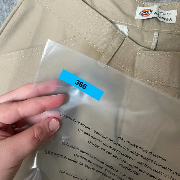 Dickies Women's Size 8/9 Relaxed Fit Twill‎ Khaki NWT Shorts - Image 5