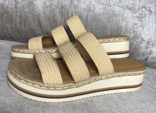 Universal Threads Beige 3 Textile Strap Platform Wedge Sandals 9.5 Espadrille - Image 2