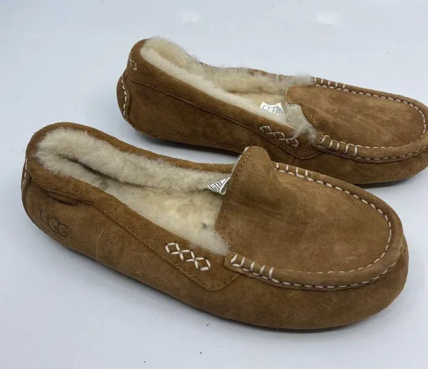 NWOT!  UGG Brown Slipons Size: US 5 - Image 4