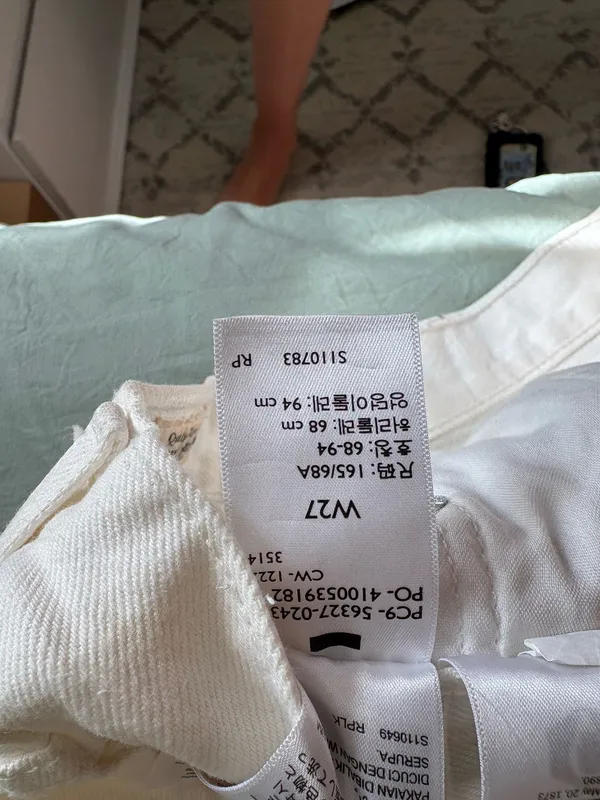 Levi’s White Jean Shorts - Image 3