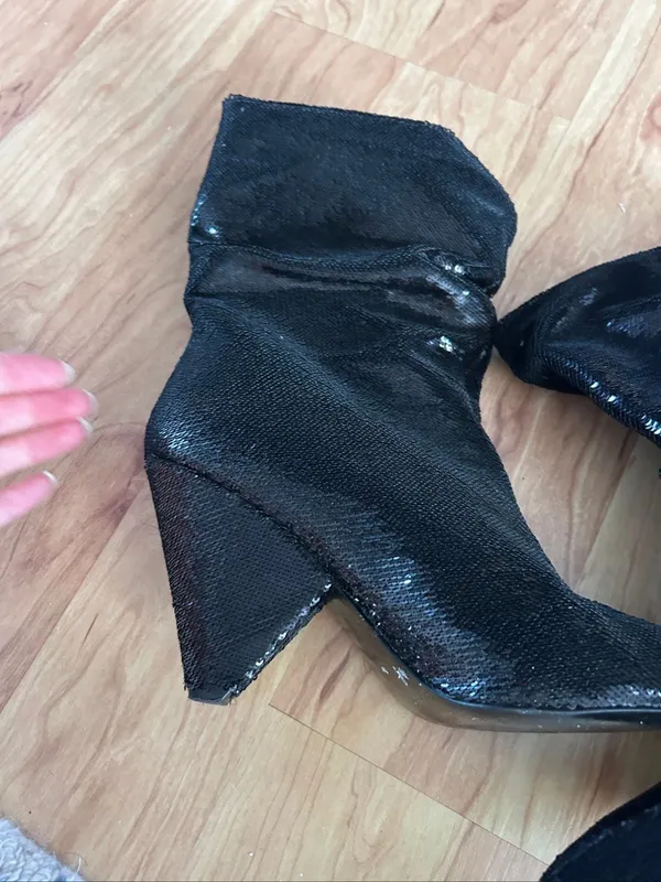 Guess black sequin booties size 8.5 - Image 4