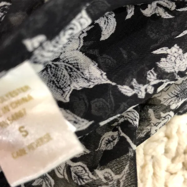 Victorias Secret size small black floral slightly sheer boho top - Image 5