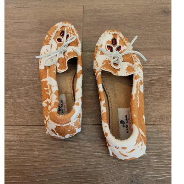 Manitobah RARE Cowhide Beaded Kayak Moccas Loafers US 11 - Image 2