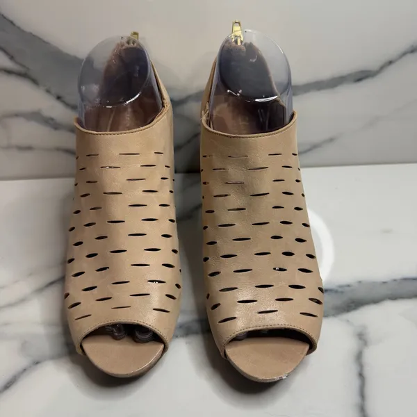 Clarks Women's Nude Leather Okena Posh Booties Sz 8 Closet Staple Minimalist - Image 2