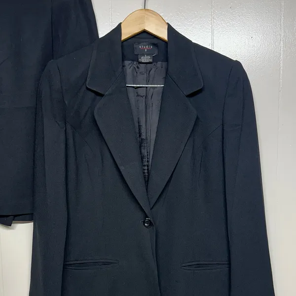 Studio9 Elegant Black Blazer and Skirt Ensemble Size 6 - Image 2
