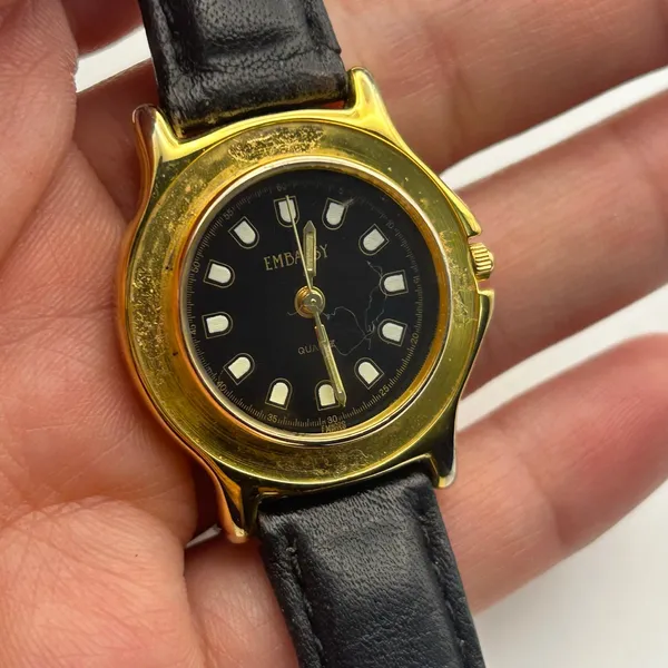 Vintage Gold-tone Embassy Black Dial Women’s Quartz Watch Working - Image 4