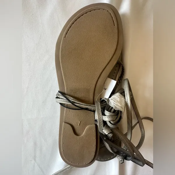 Metallic Silver Lace-Up Sandals ME TO WE Strappy/gladiator/flat/Thong/New/size 7 - Image 3