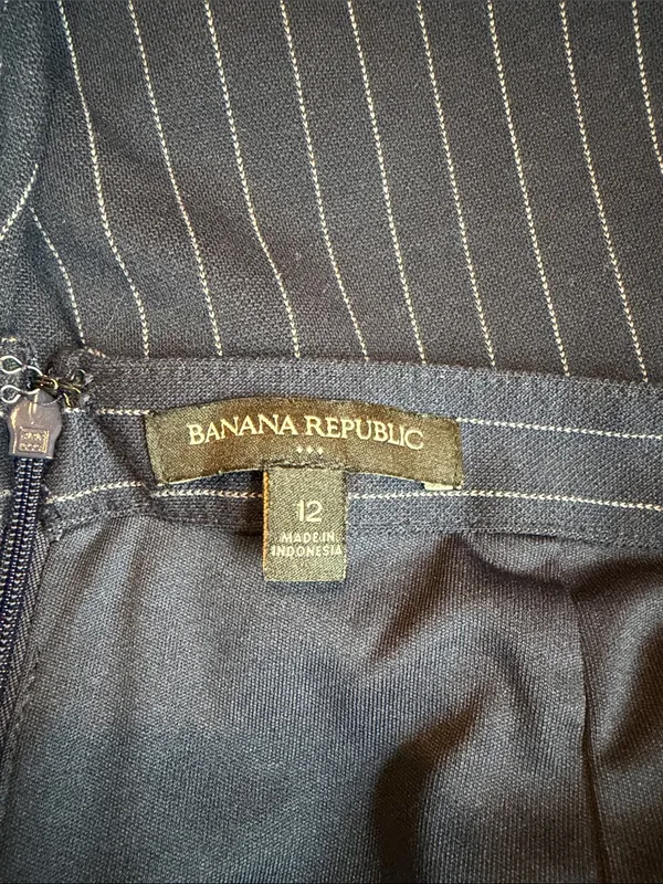 BANANA REPUBLIC navy pinstripe skirt - Image 5