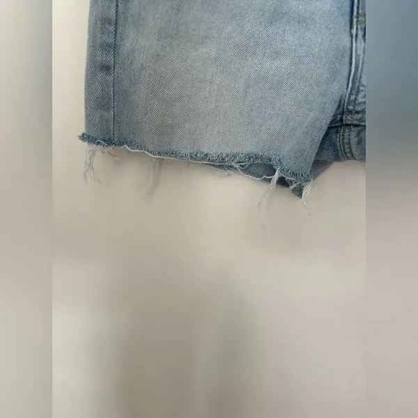 American Eagle Mom Jean Cutoff Shorts Distressed Size 2 Light Wash - Image 9