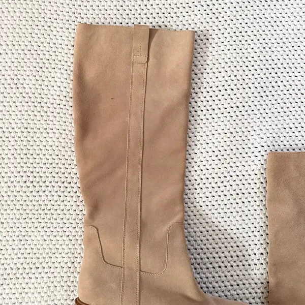 Dolce Vita Beige Suede Illora Knee High Heeled Pull On Knee High Boots 6 Sample - Image 4