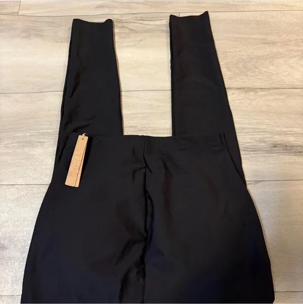 Skims body enhancing padding leggings - Image 3