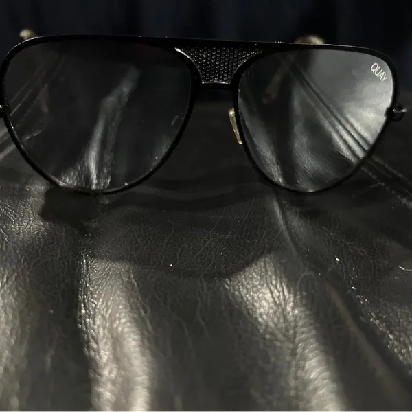 Quay Iconic 126 Black Frame Blue Lens - Image 8