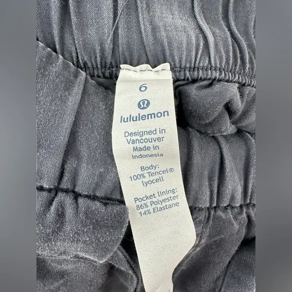 Lululemon Move‎ Lightly Women's Gray/Blue Cargo Casual Pants Size 6 - Image 3