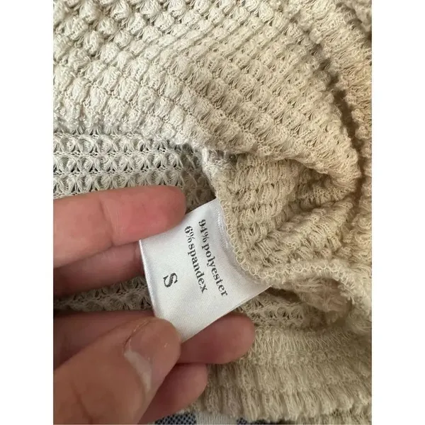 Tan long sleeve size small - Image 4