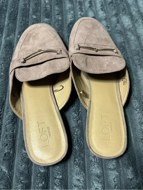 LOFT Mauve Suede Slip-On Mules with Gold Accent - Image 2