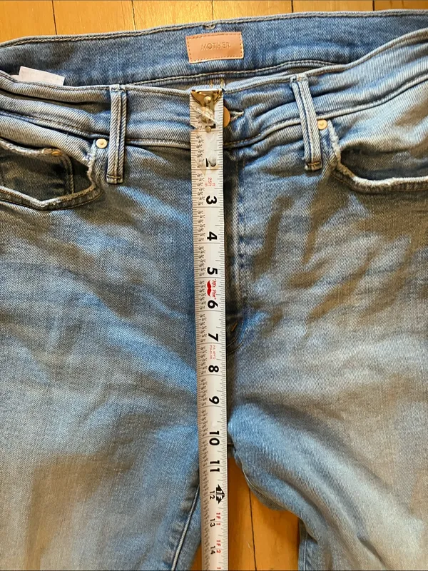 Mother the Insider Crop Step Fray Jeans in Limited Edition Size 31 - Image 11