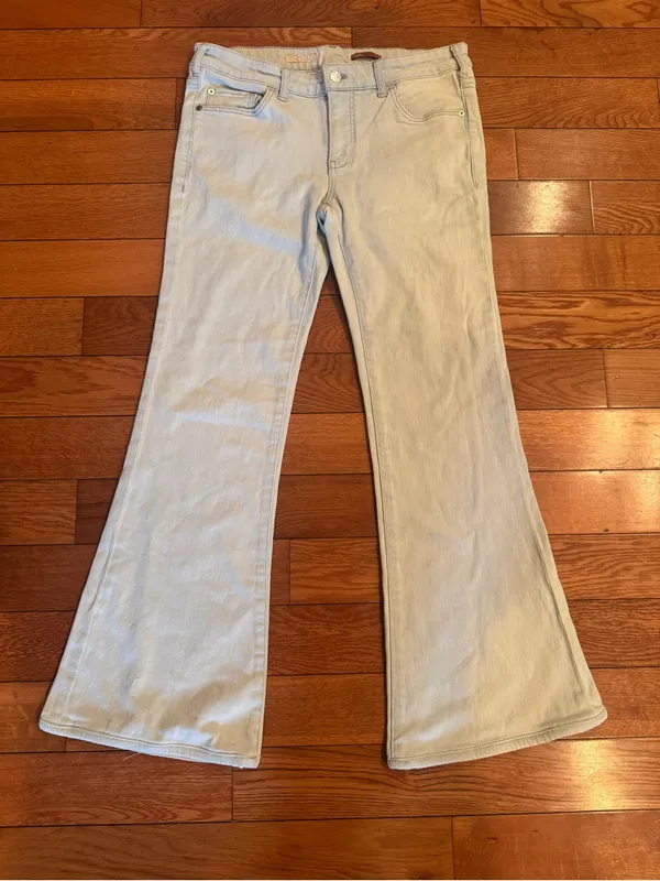 Anthropologie Pilcro Flare Jeans Light Wash Size 28 EUC - Image 3