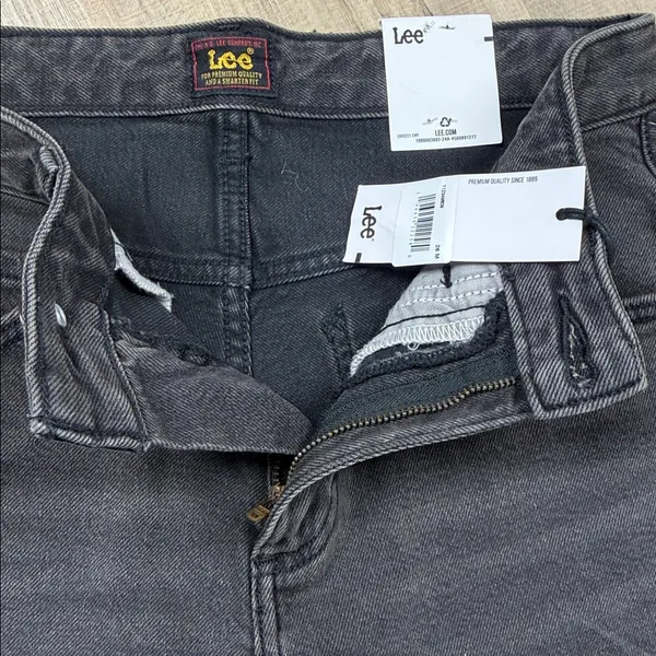 NWT Lee Black Mid Rise Frayed Hem‎ Denim Shorts Women's Size 26 Cutoff - Image 2