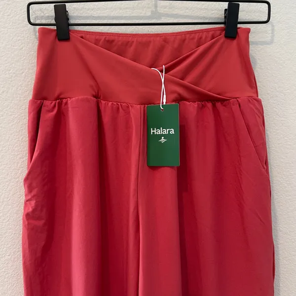 NWT HALARA SoCinched High Waisted Pants in Kapok Red Size Small - Image 3