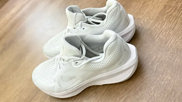 Nike Air Winflo 11 Extra Wide White Photon Dust Women Size 8.5 - Image 4