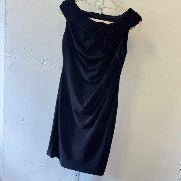 Y2K Adrianna Papell Black Rosette Ruched Off Shoulder Cocktail Sheath Dress Sz 4 - Image 2