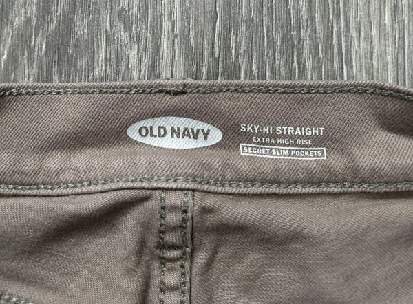 Old Navy Extra High-Waisted Sky-Hi Straight Utility Jeans - Image 6