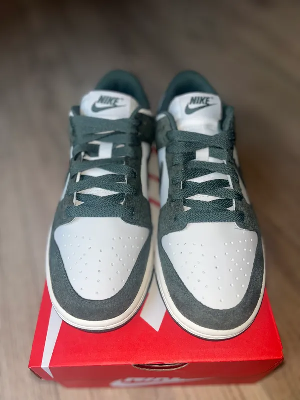 Nike Dunks - Image 3