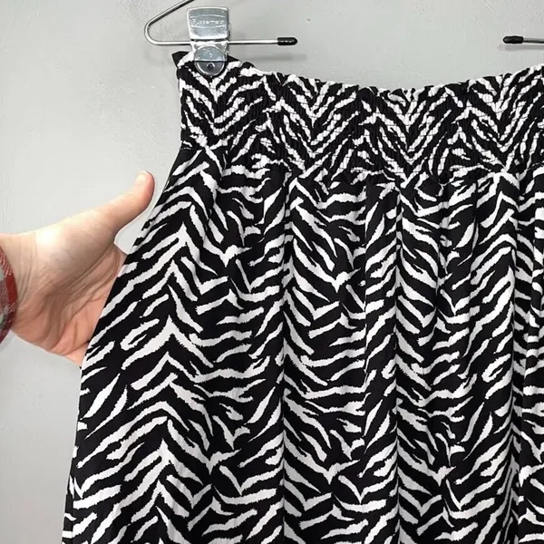 Ninexis Womens Size Medium Zebra Print Knit Maxi Slit Skirt Resortwear Mobwife - Image 11
