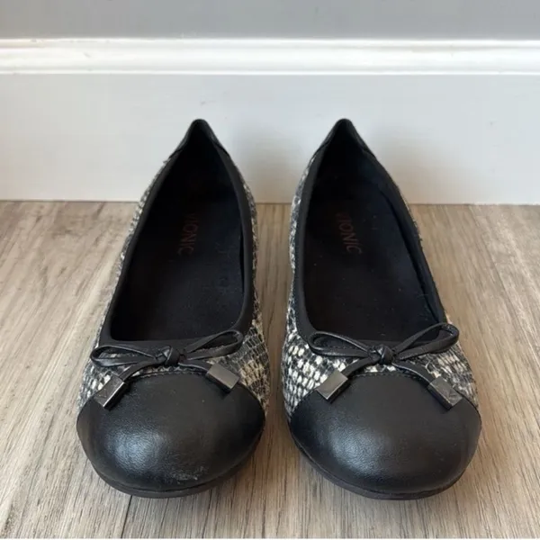 Vionic Minna Snakeskin Leather Ballet Flat - Image 4