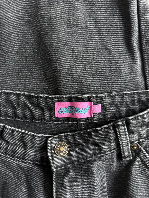 Edikted Low-Rise Jeans - Image 3