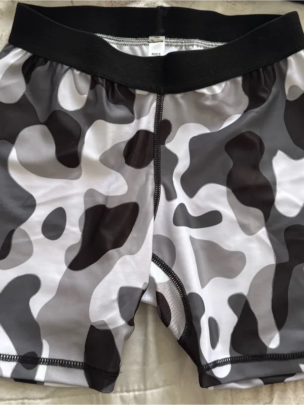 NWT Camouflage or leopard Sports Bra & Bike Shorts Set - Black/Grey, size M XL - Image 3