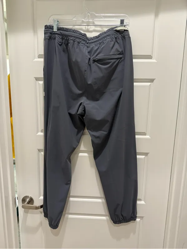 Vuori Grey Miles Ankle Joggers Small Damaged Athletic Athleisure - Image 8