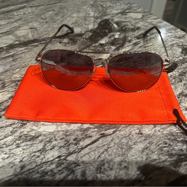 Dolly Silver Aviator Sunglasses with mirror Lens - Image 3