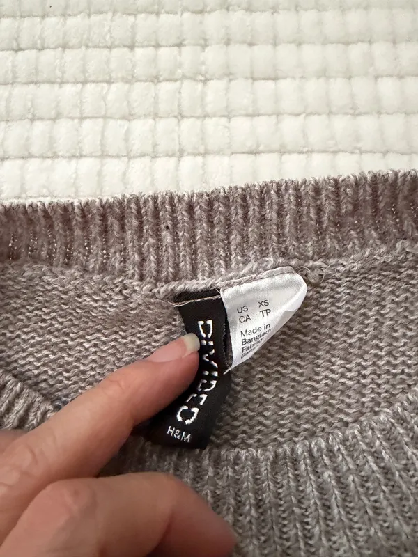 H&M Light Gray Crewneck Knit Sweater XS - Image 3