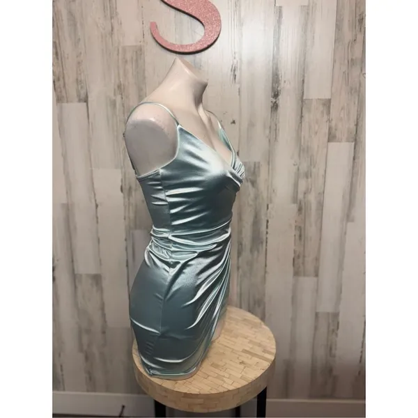 Windsor Chic Moves Sleek Satin Mini Dress size XSmall - Image 3