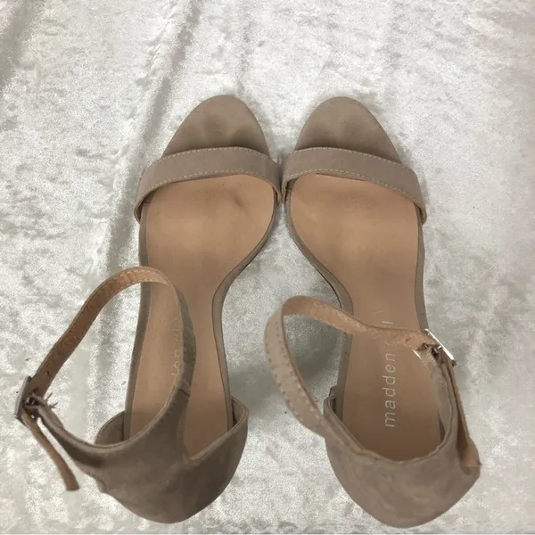 Steve Madden Madden Girl 3 Inch Strap Beella Heels 7.5 nude color - Image 7